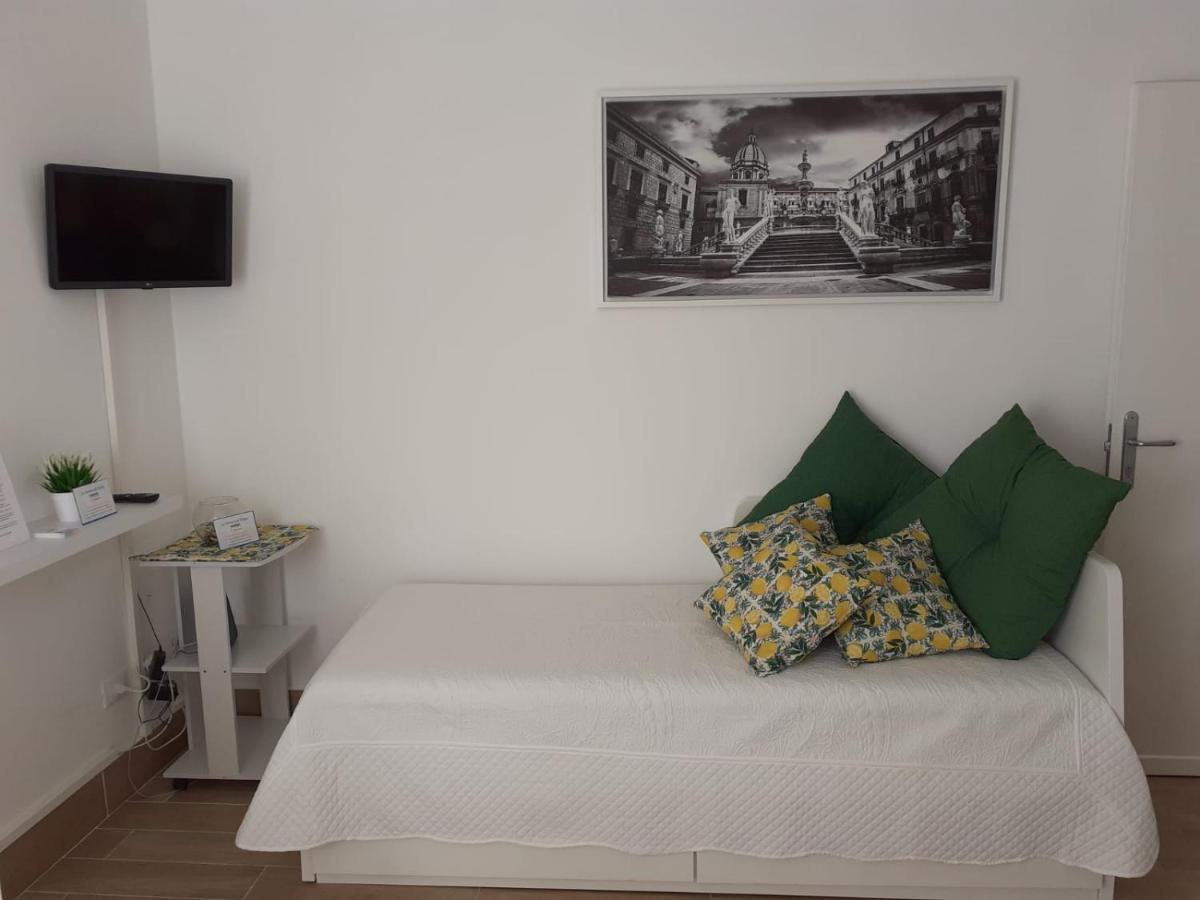 La Camera Di Stella - Ai Normanni Hotel ปาแลร์โม ภายนอก รูปภาพ