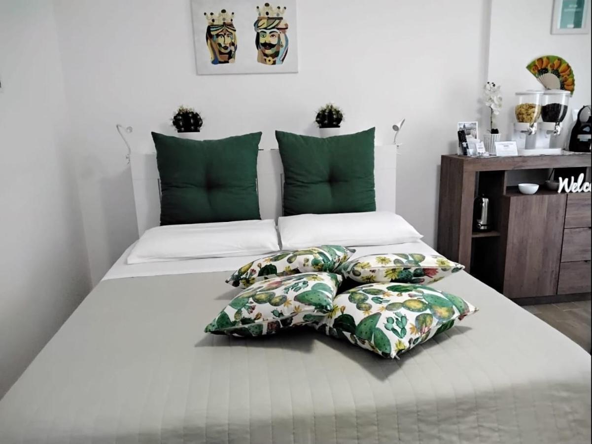 La Camera Di Stella - Ai Normanni Hotel ปาแลร์โม ภายนอก รูปภาพ